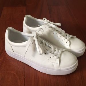 NWOT Madden Girl White Fashion Sneakers